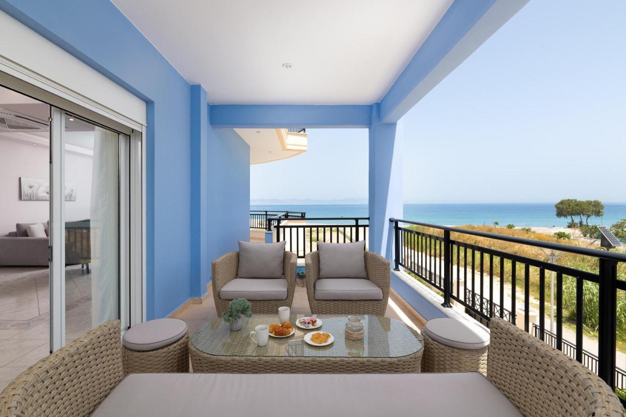White&Blue Luxury Suites Ialysos  Exteriör bild