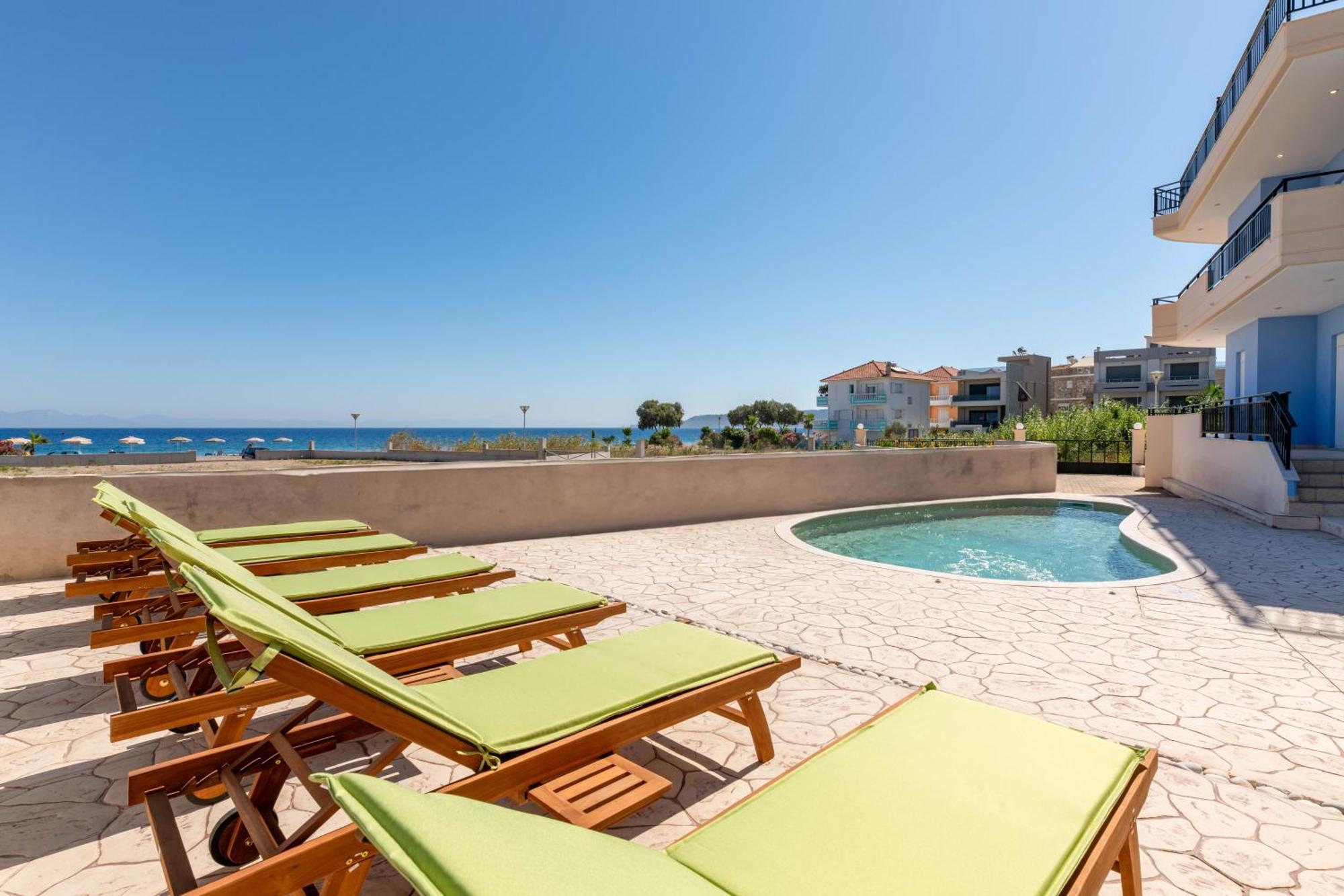 White&Blue Luxury Suites Ialysos  Exteriör bild